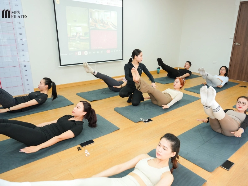 Các huấn luyện viên của MBS Pilates đều có kinh nghiệm hướng dẫn, giảng dạy với nhiều nhóm đối tượng khác nhau