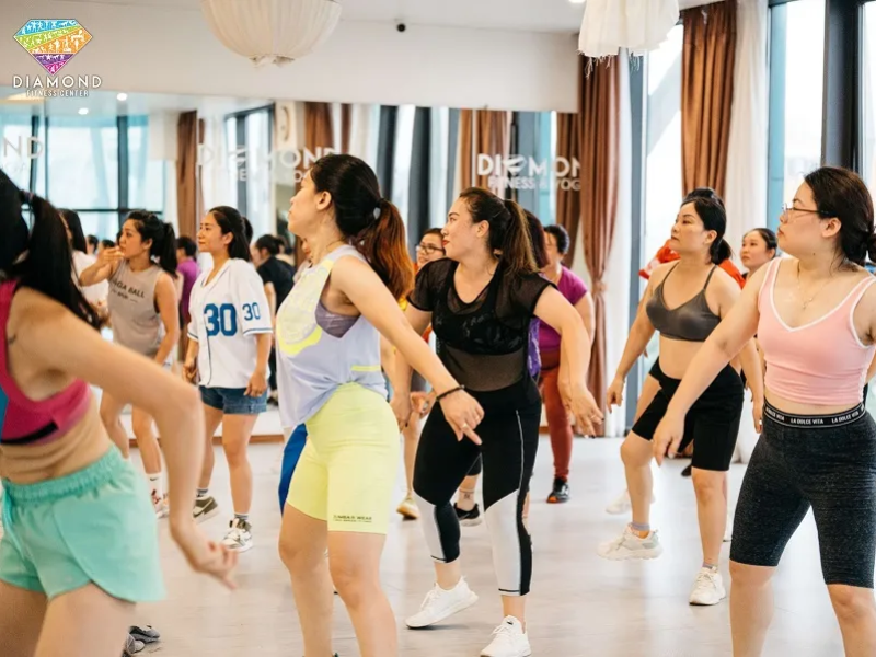 Lớp học Zumba tại Diamond Fitness Center