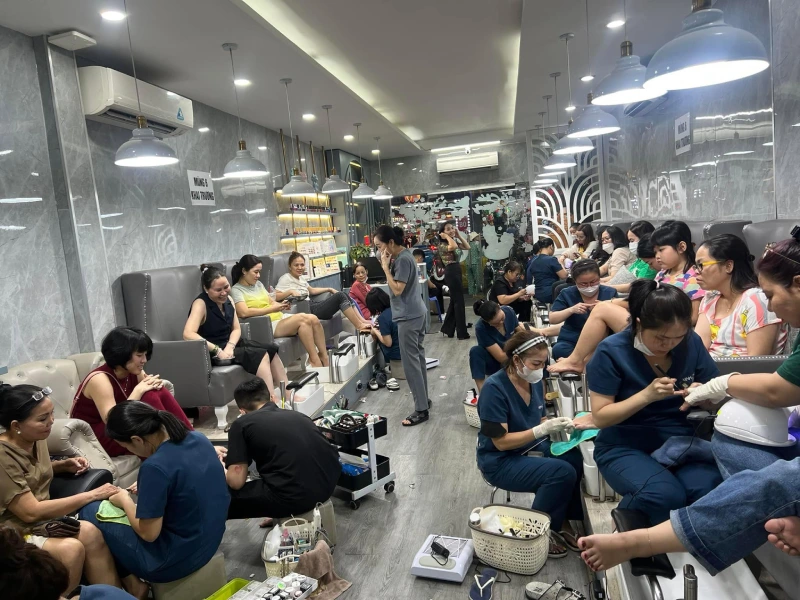 Tiệm nail Minh Châu