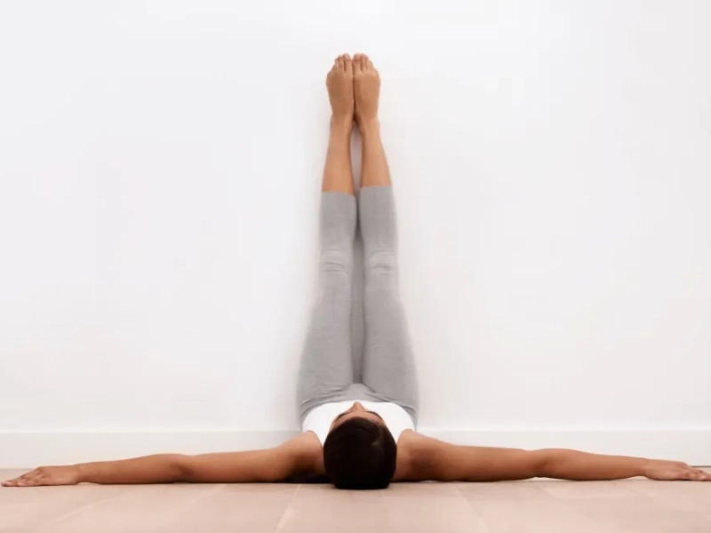 Pilates trên tường là phương pháp tận dụng bức tường làm điểm tựa để tập luyện.