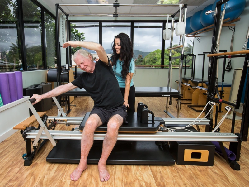 Loại hình Pilates phù hợp với người cao tuổi -Pilates Reformer.