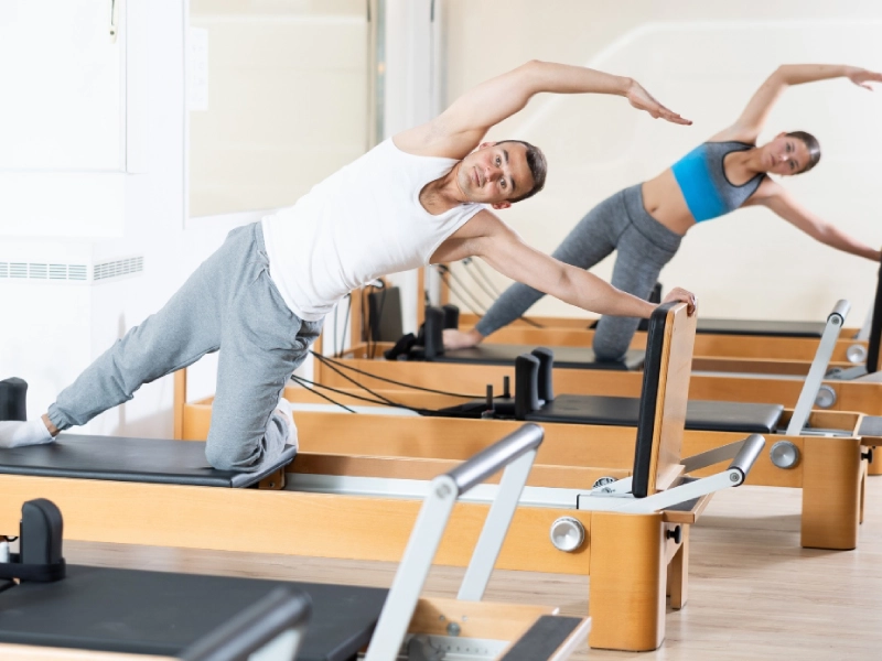 Pilates Reformer là một hình thức tập luyện của bộ môn Pilates và được thực hiện trên máy Reformer.