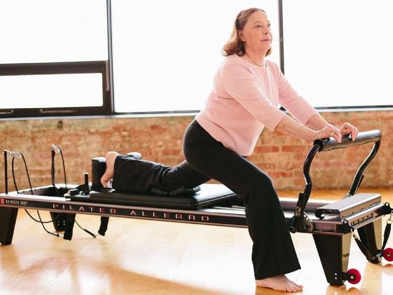 Phương pháp Pilates sử dụng nhiều dụng cụ để hỗ trợ trong quá trình tập luyện