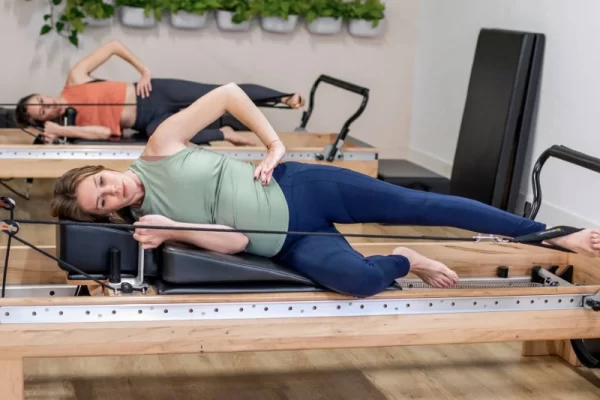 Hướng dẫn tập Pilates cho bà bầu tam cá nguyệt thứ 2: Lợi ích, bài tập và lưu ý an toàn