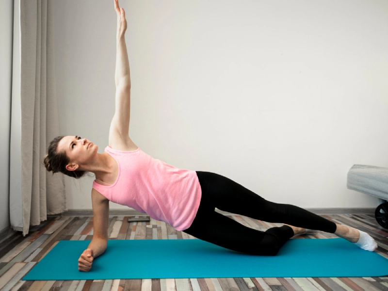 Các động tác đơn giản giúp người mới tập dễ dàng nắm bắt được kỹ thuật thực hiện động tác.