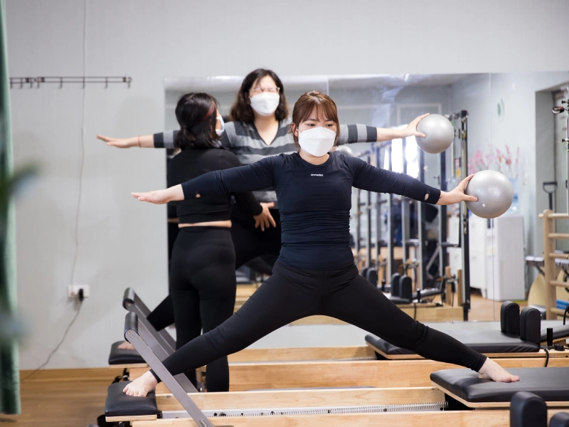 At MBS Pilates D2 Giang Vo, you can choose between personal training packages or group classes.
