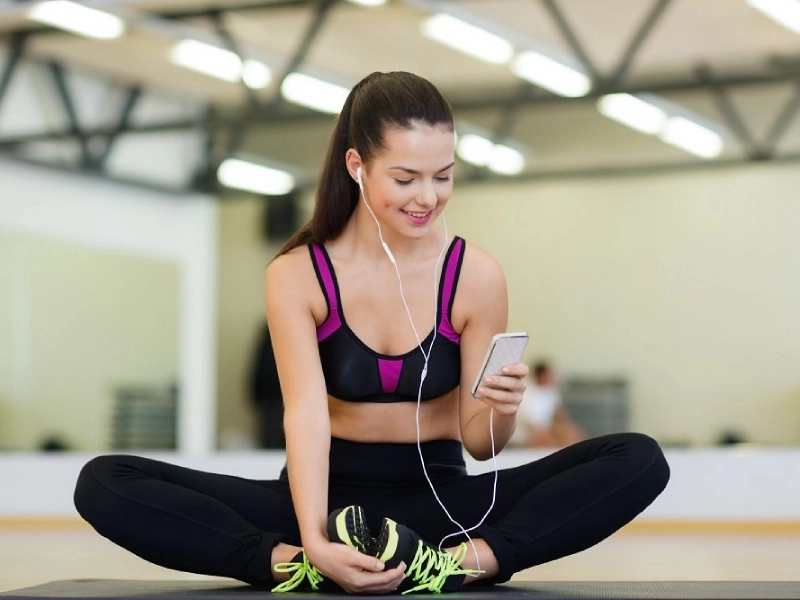 Using a Pilates workout app saves you money when going to the gym.