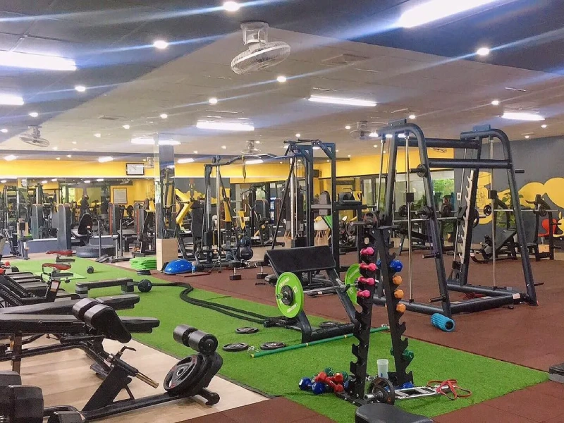 Golden Gym & Hot Yoga.