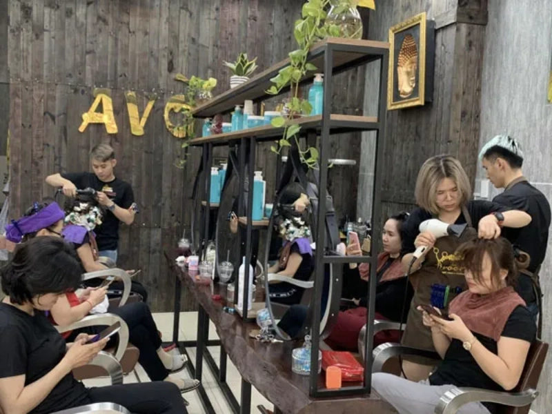 A Vòong Hair Salon & Academy.