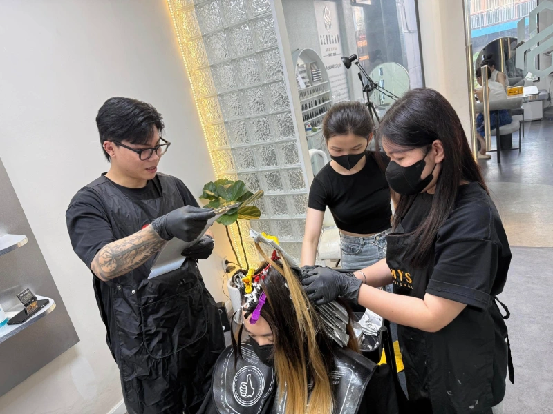 SebuSan Hair Studio.