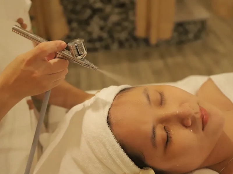 Ngo Spa & Massage – A herbal hair washing destination in Ho Chi Minh City featuring a luxurious, peaceful, and green filled relaxing space.