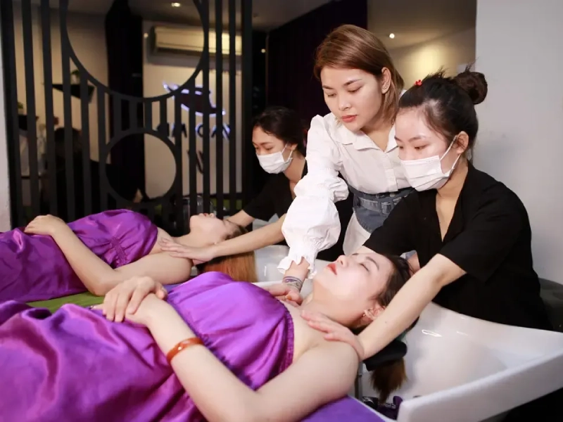 Kim Loan Hair Salon.