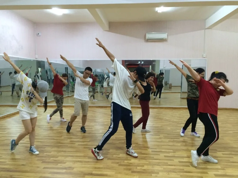 Viet Tiep Friendship Cultural and Labor Palace – Affordable modern dance classes in Hai Phong.