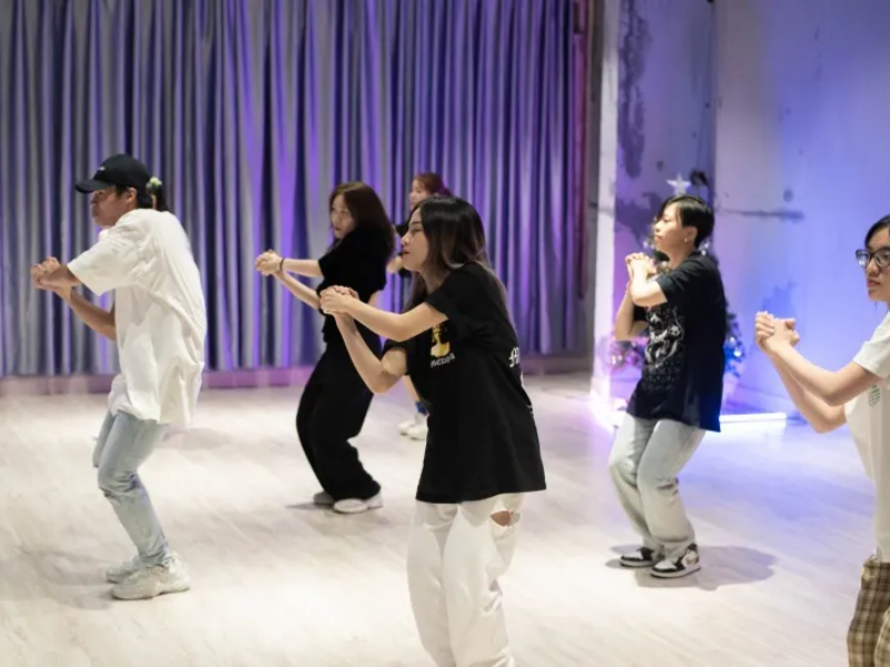 Learn modern dance at PC Crew.