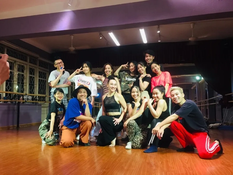 Wonder Dance Studio – A modern dance training center.