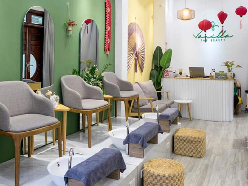 Vanilla The Beauty, one of the nail salons in Hanoi favored by young people.