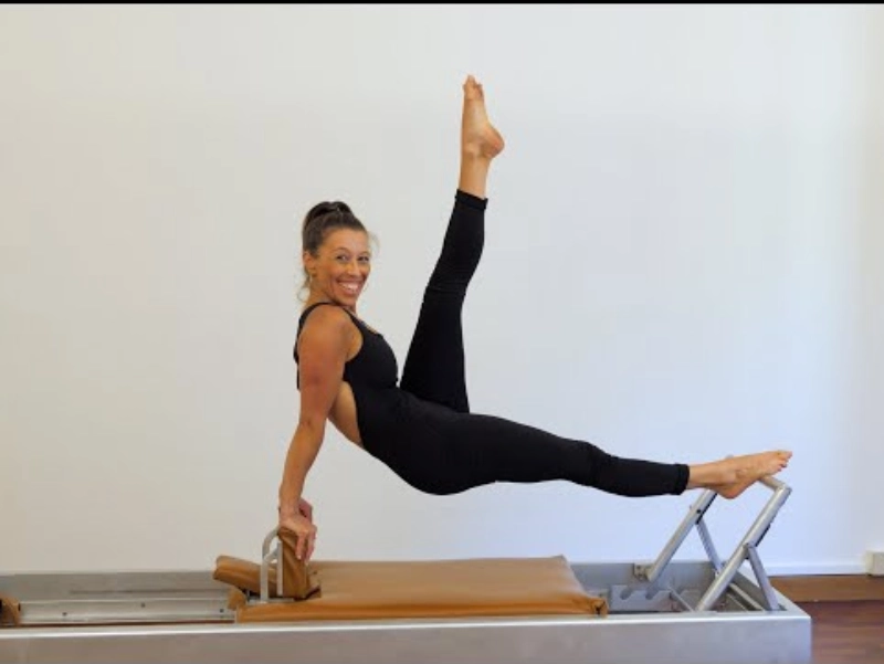 Some common mistakes when performing the Pilates Control Push Ups Back exercise on a Reformer.