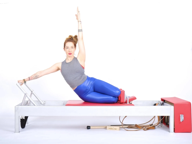 The Pilates Mermaid exercise on the Reformer offers many benefits to the body.