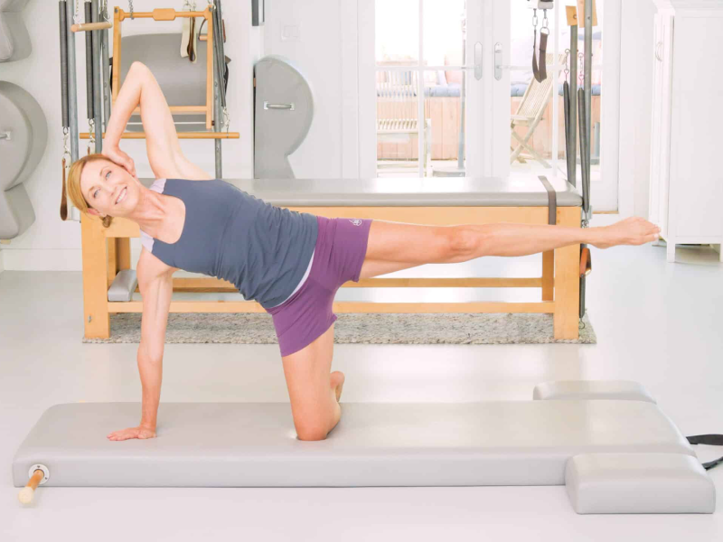 Tips for performing the Side Kick Kneeling pose.