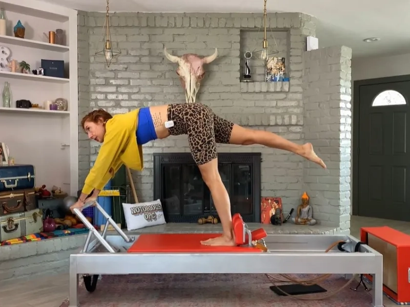 How to perform the Single Leg Elephant exercise on the Reformer.