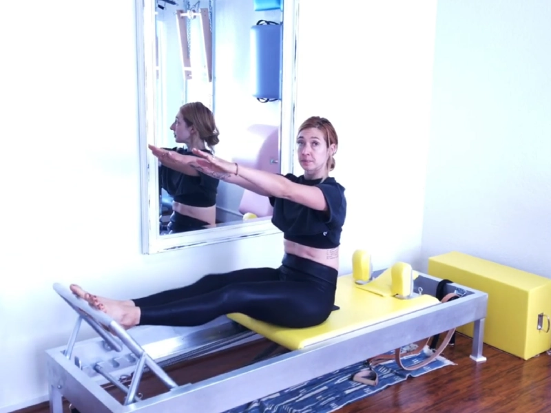 How to perform the Stomach Massage – Reaching