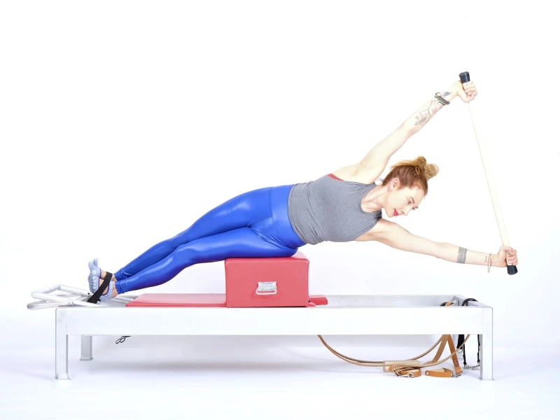 The benefits of Twist on Hip on Reformer.