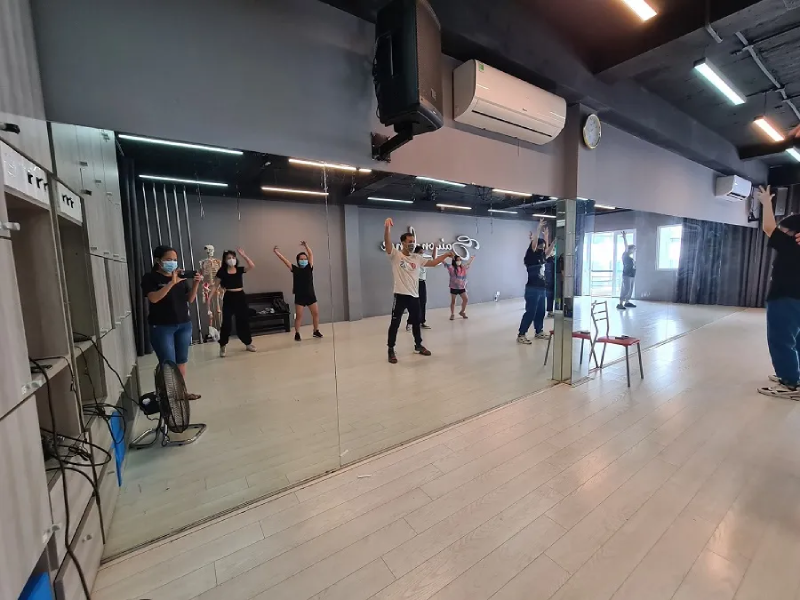 Learn Zumba at Saigon Dance.