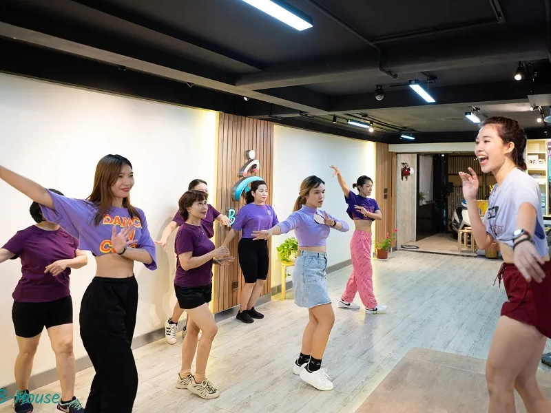 B.FIT Zumba Fitness.